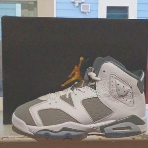 Jordan 6's (Size 7)